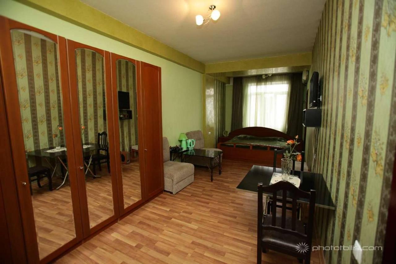 Niko'S Apartments On Shartava Street Tbilissi Extérieur photo